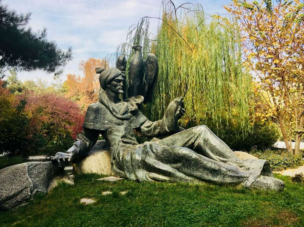 Памятник, мемориал Памятник Омару Хайяму, Душанбе, фото