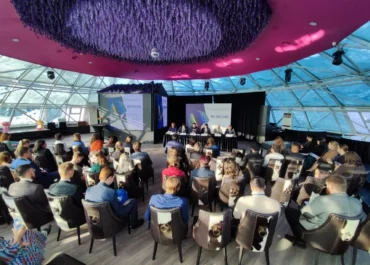 10_image_Tadzh._yaz._ASTANA_9_10.12_gzav
