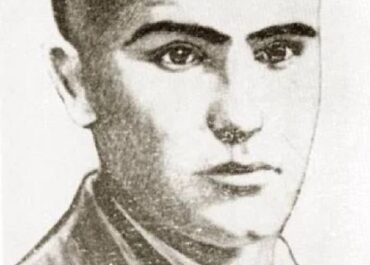 photo_5242725205539943609_x