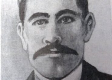 photo_5242725205539943628_y