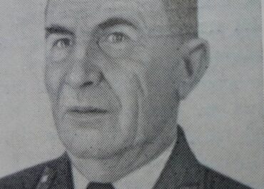 photo_5244977005353628303_y