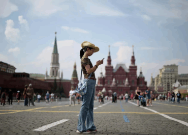 Москва обогнала курорты: осенью столица стала главным направлением для туристов
