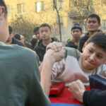 Определены победители Инклюзивной спартакиады по армрестлингу и пауэрлифтингу в Бишкеке