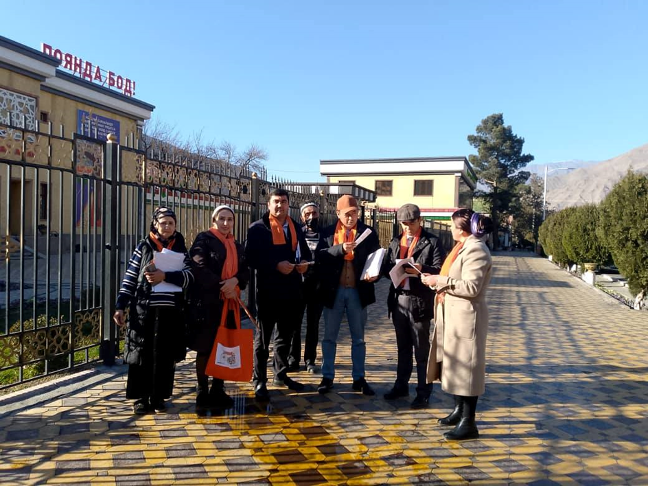 Айни против насилия: просветительская акция за права женщин и молодежи