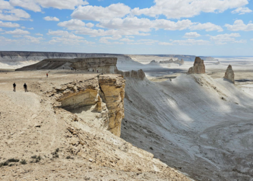 Мангистау — край белых скал, древних легенд и марсианских пейзажей