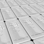 Стоимость серебра впервые превысила отметку в 62 доллара за тройскую унцию