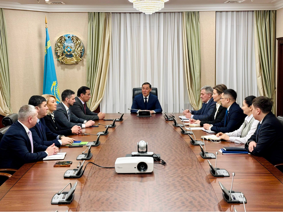 Инициативы V Курултая обсудили представители АНК и Сената