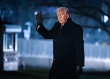 Предложение Трампа о переименовании вокзала и аэропорта в обмен на снятие запрета по финансированию