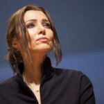 Элиф Шафак: в «талибских законах» женщины поставлены в один ряд с рабами