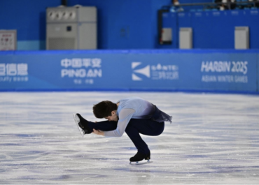 Казахстанец занял 35-е место в короткой программе на ЧМ по фигурному катанию в Праге