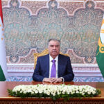 Орозо айт руханий тандоо убактысы катары: Тажикстандын президенти биримдикке, ченемдүүлүккө жана билим алууга чакырды