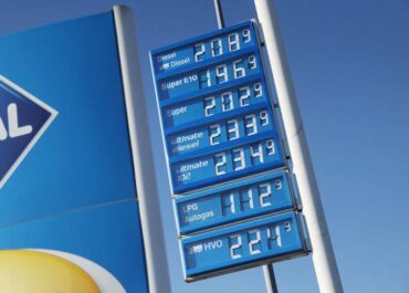 Италиядағы жанармай бағасының өсуі Сан-Маринодағы «жанармай туризмін» дамытуда.