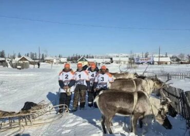 На Чукотке прошла традиционная гонка на оленьих упряжках «Ръилет»