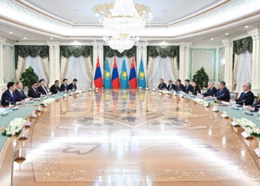 Қазақстан мен Моңғолия президенттері кеңейтілген құрамда келіссөздер жүргізді