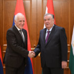 دوشنبه و ایروان تعهد خود را به گفتگو مجدداً تأیید کردند: امامعلی رحمان و واهاگن خاچاتوریان در مورد همکاری و امنیت منطقه‌ای گفتگو کردند.