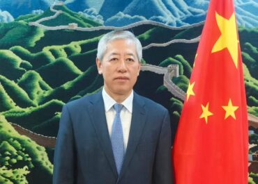 Пекин таҳкими ҳузури иқтисодии худро дар Тоҷикистон идома медиҳад: аз савдо ва сармоягузорӣ то технология ва маориф