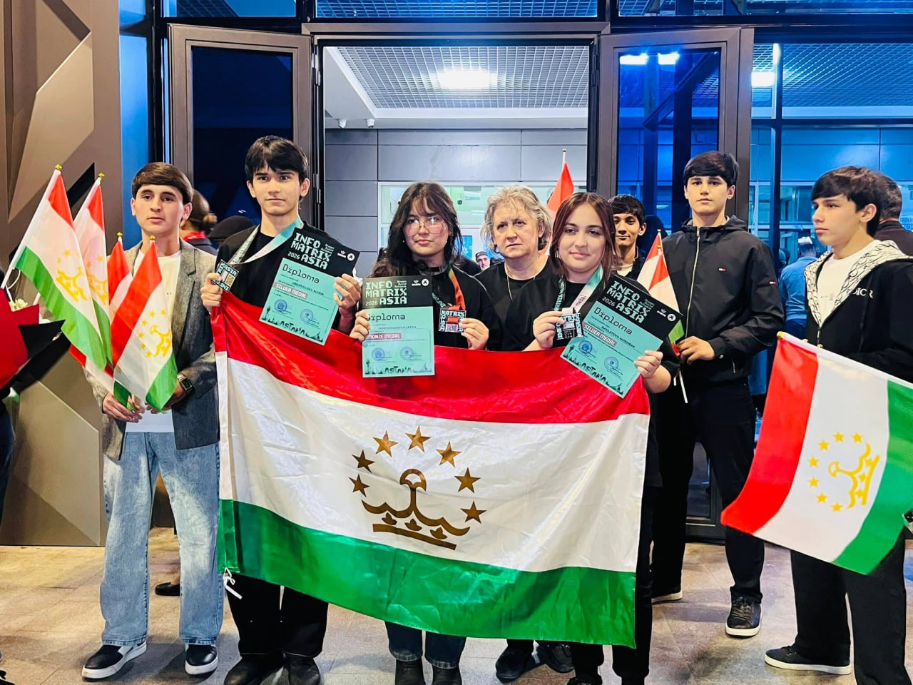 Таджикские школьники привезли медали с Infomatrix-Asia 2026, делая ставку на цифровое будущее