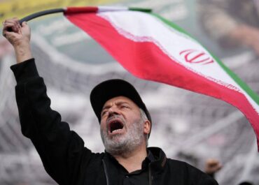 США сохраняют военное присутствие на Ближнем Востоке до заключения соглашения с Ираном