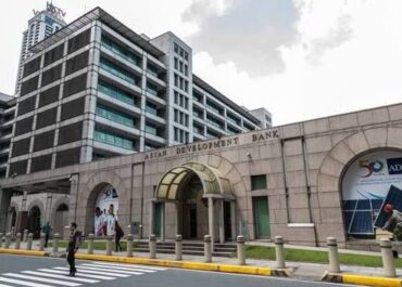 Глава Азиатского банка развития заявил о продолжении сотрудничества с Афганистаном