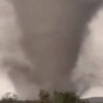 Торнадо в Оклахоме: разрушены жилые дома, пострадала авиабаза