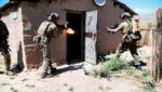 Омодагии кӯҳӣ ва тактикаи гурӯҳҳои хурд: дар полигони «Ляур» разведкачиёни рус ҳамла ба иншооти шартиро тамрин карданд