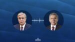 Глава государства провел телефонный разговор с Президентом Узбекистана