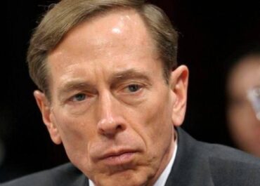 Петреус: США не были обязаны выводить войска из Афганистана в 2021 году