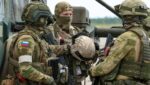 Бойцы «Севера» спасли мать с ребенком из освобожденного населенного пункта